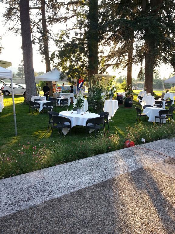 Camping Parc Du Chateau D'Allot Hotell Boé Exteriör bild