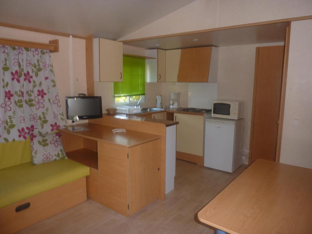 Camping Parc Du Chateau D'Allot Hotell Boé Rum bild